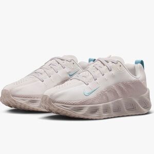 NEW Nike Big Kid’s Ava Rover Sneakers US Size 6Y